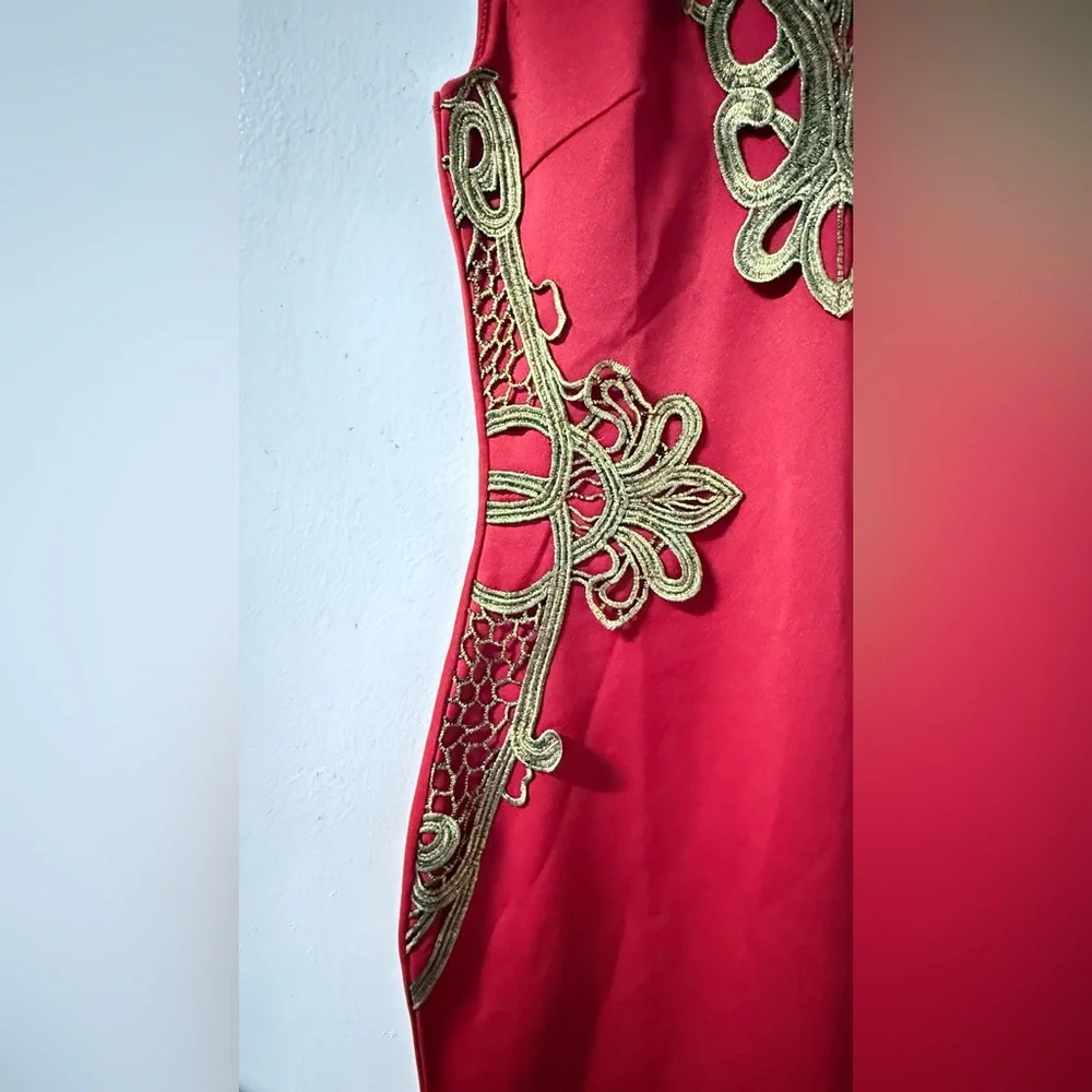 Elegant Red and Gold Floral Dress - Picture 11 of 13